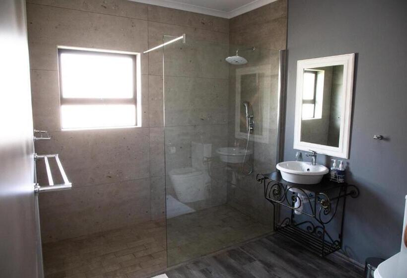 חדר משפחתי, Opstal Gastehuis