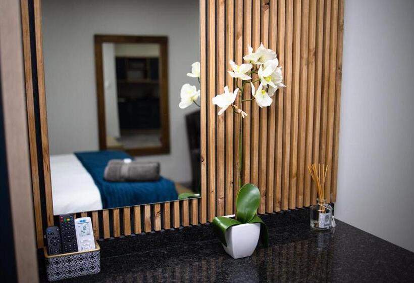 חדר משפחתי, Opstal Gastehuis