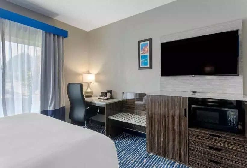 スタンダードルーム, Comfort Inn & Suites