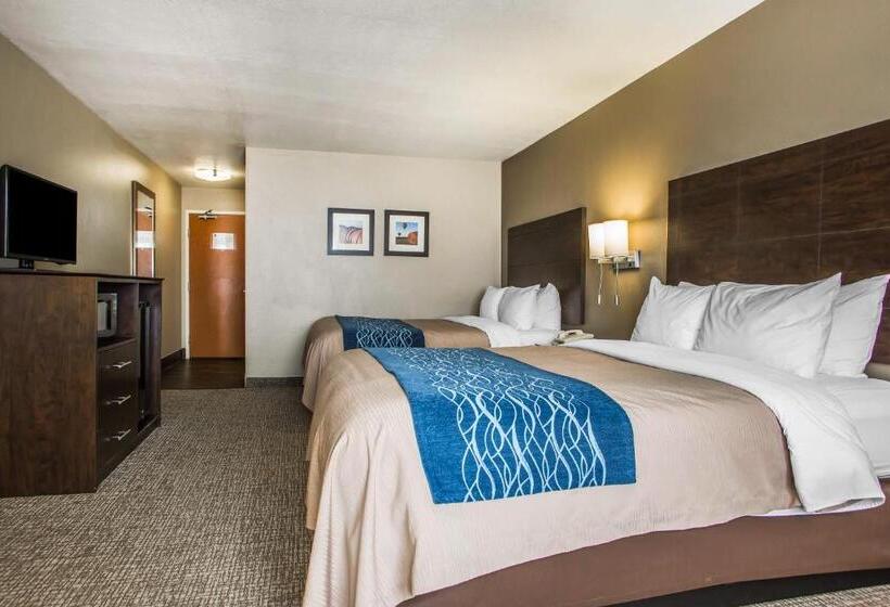 غرفة قياسية لذوى الاحتياجات الخاصة, Comfort Inn & Suites Waterloo  Cedar Falls