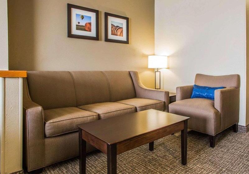 Люкс Кровать Кинг, Comfort Inn & Suites Waterloo  Cedar Falls