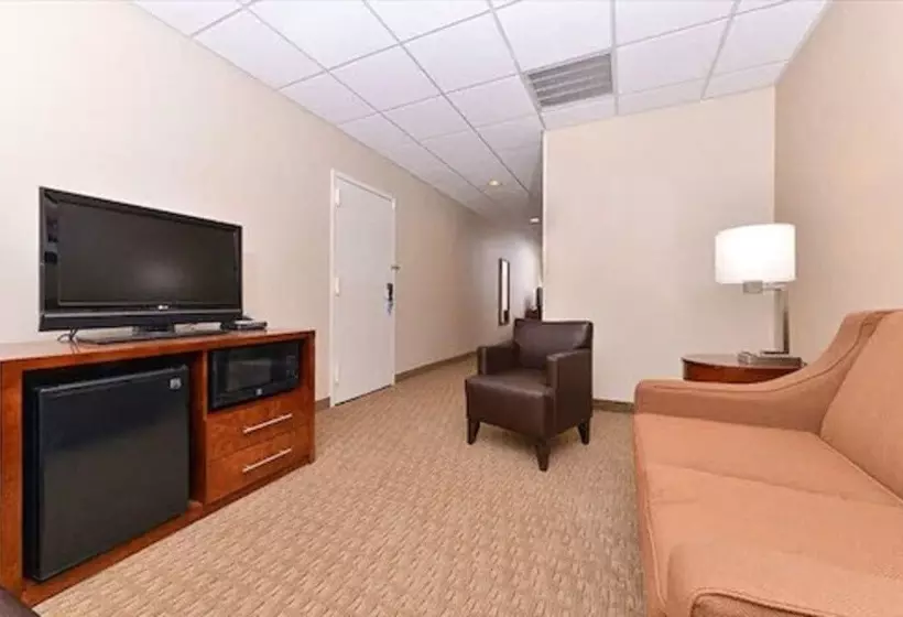 スイート, Comfort Inn Syossetlong Island