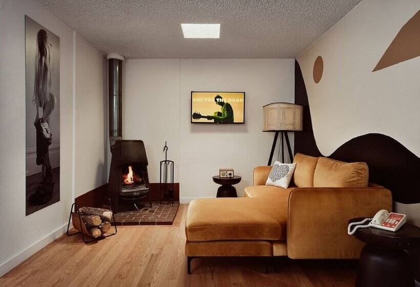 标准间, El Rey Court