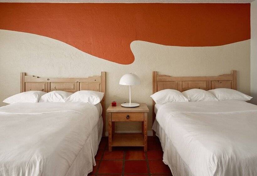 带2个双人床的标准工作室, El Rey Court