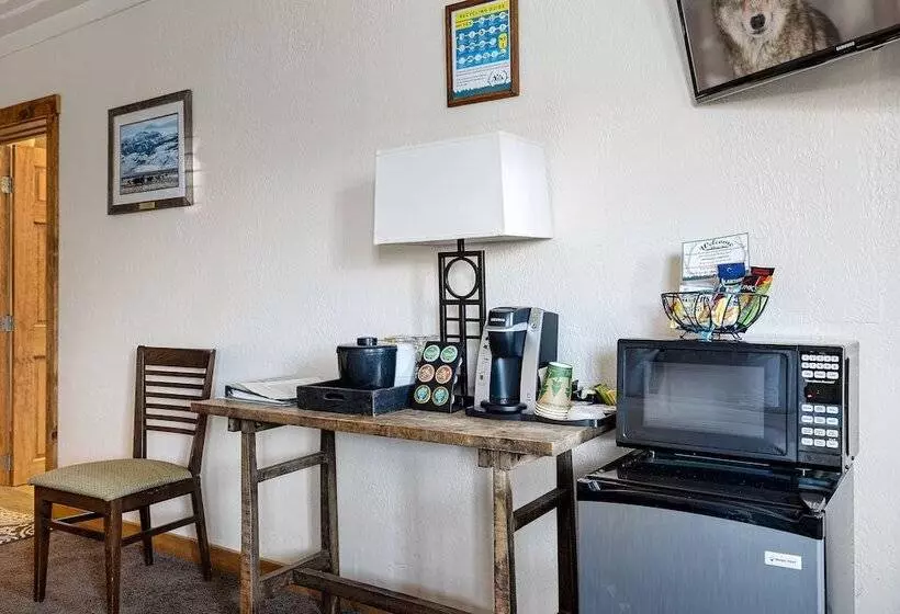 سوییت خانوادگی, Elk Refuge Inn