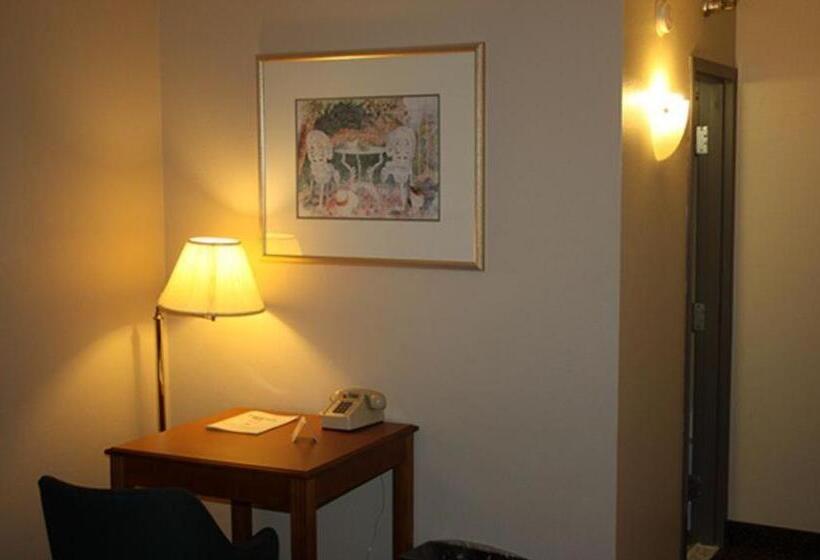 اتاق استاندارد با تخت بزرگ, Emerald Inn