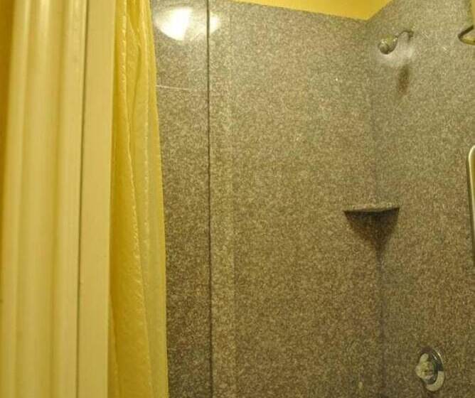 Номер Стандарт, Executive Inn Brookshire