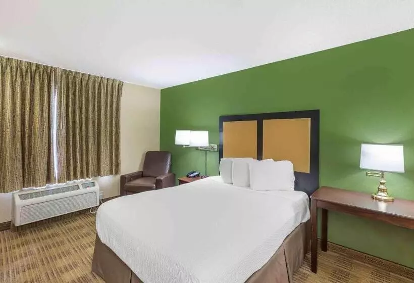 スタンダードスタジオ, Extended Stay America Select Suites   Milwaukee   Wauwatosa