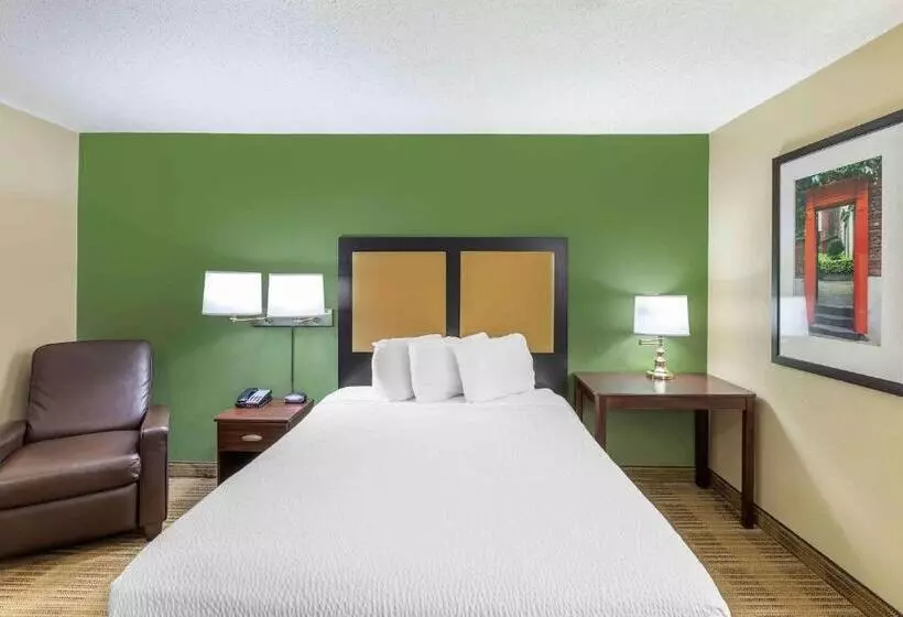 スタンダードスタジオ, Extended Stay America Select Suites   Milwaukee   Wauwatosa