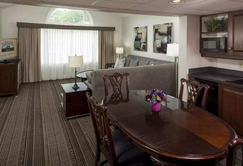 デラックススイート, Fairbanks Inn