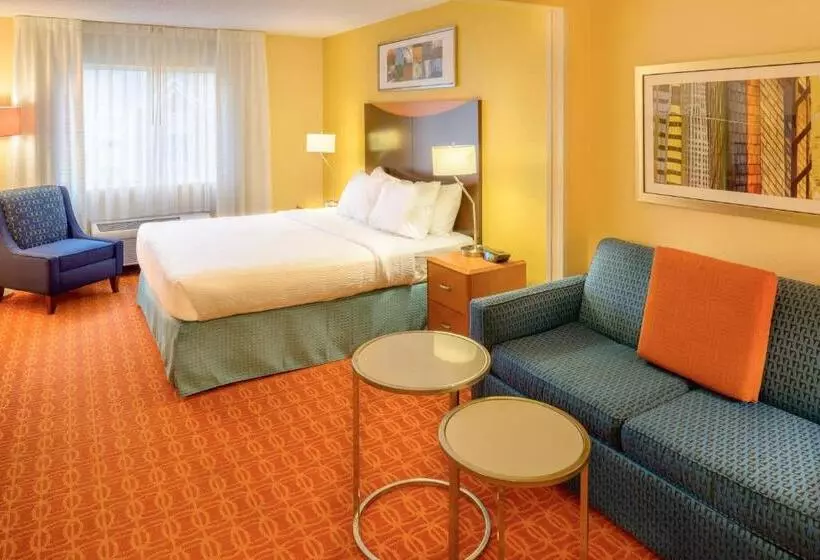 キングサイズベッドのエクゼクティブルーム, Fairfield Inn Saint Louis Collinsville