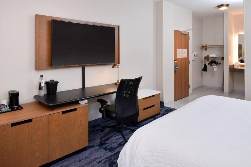 스탠다드 룸 킹사이즈 침대, Fairfield Inn Arlington Near Six Flags