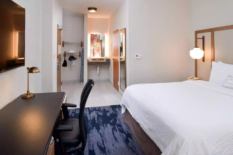 キングサイズベッドのスタンダードルーム, Fairfield Inn Arlington Near Six Flags