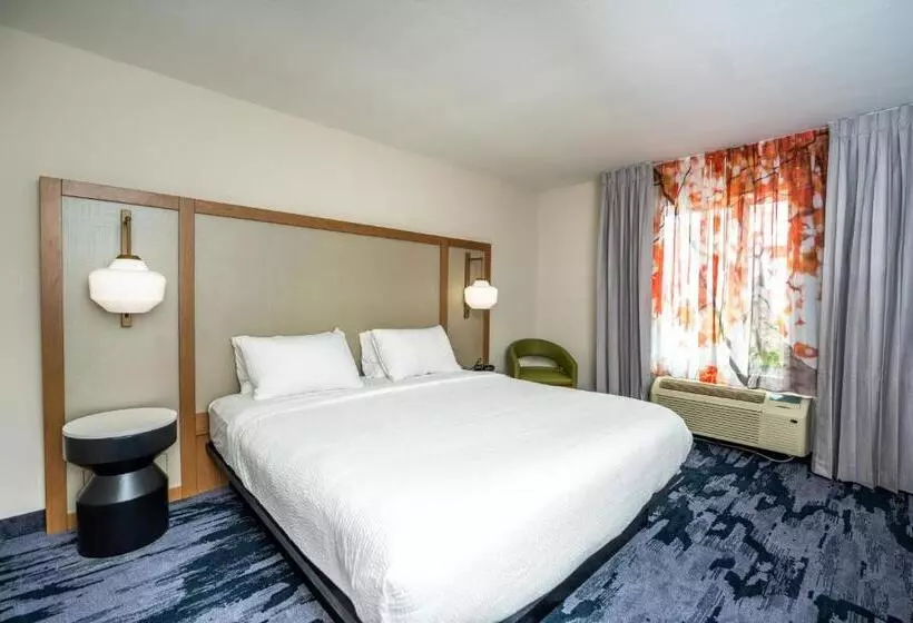 キングサイズベッドのスタンダードルーム, Fairfield Inn & Suites Beaumont
