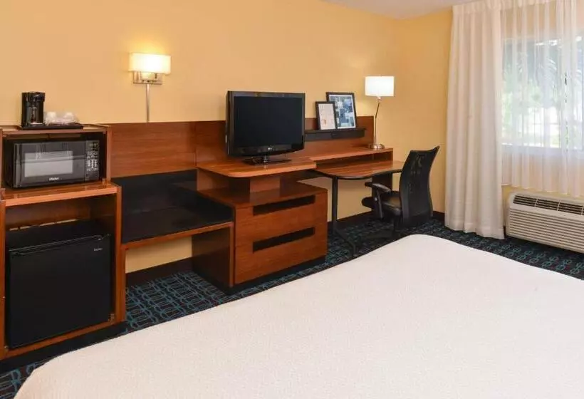 キングサイズベッドのスタンダードルーム, Fairfield Inn Jacksonville Orange Park