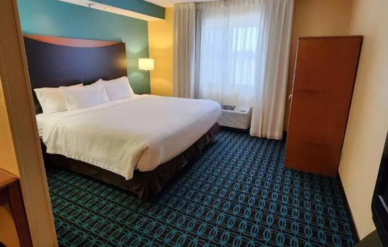 キングサイズベッドのスタンダードルーム, Americinn By Wyndham St Cloud Mn Shopping Area