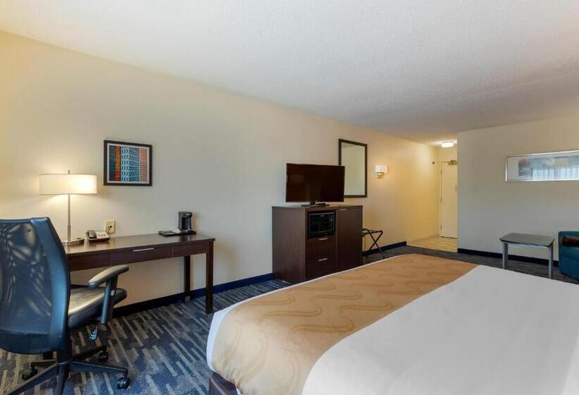 Люкс Кровать Кинг, Quality Inn & Suites Keokuk North