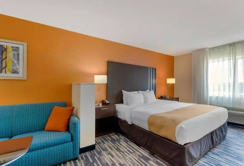キングサイズベッドのスイートルーム, Quality Inn & Suites Keokuk North