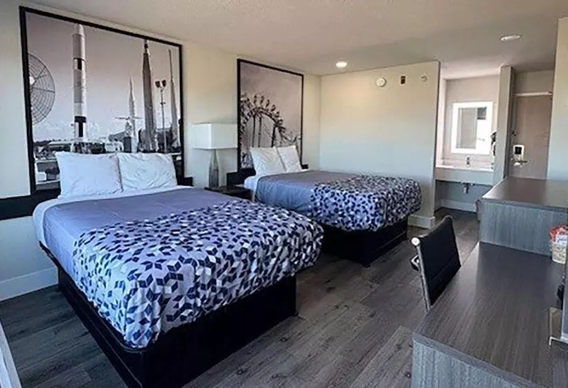 ２ダブルベッドのスタンダードルーム, Super 8 By Wyndham Orlando Near Florida Mall