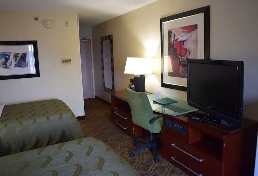 غرفه قياسيه سريرين مزدوجين, Quality Inn