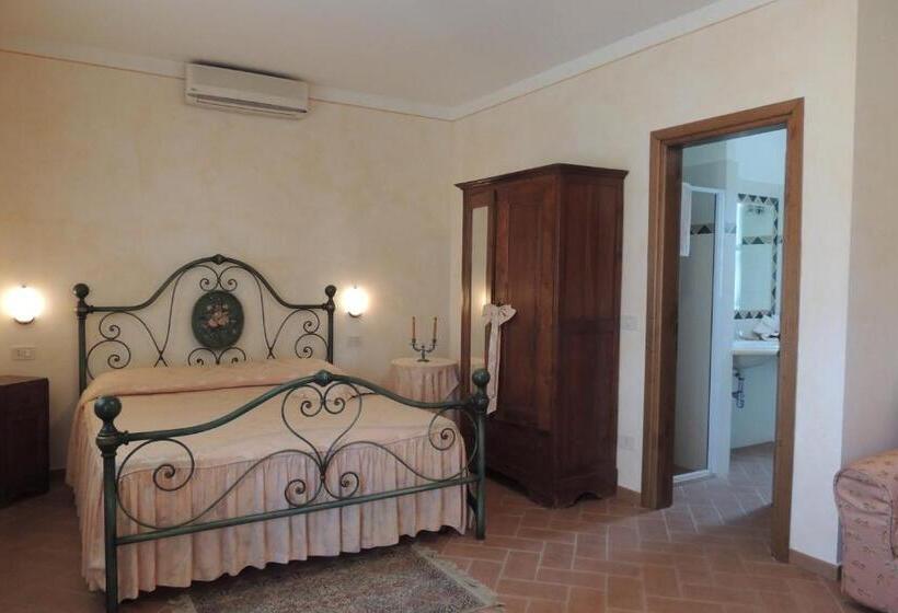 Номер Стандарт Трехместный, Agriturismo Il Cavallino Saturnia