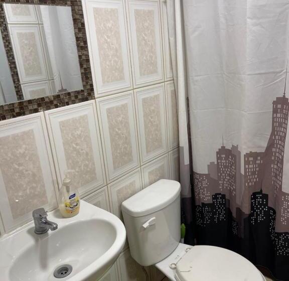 اتاق استاندارد سه نفره, Hostal Los Salares