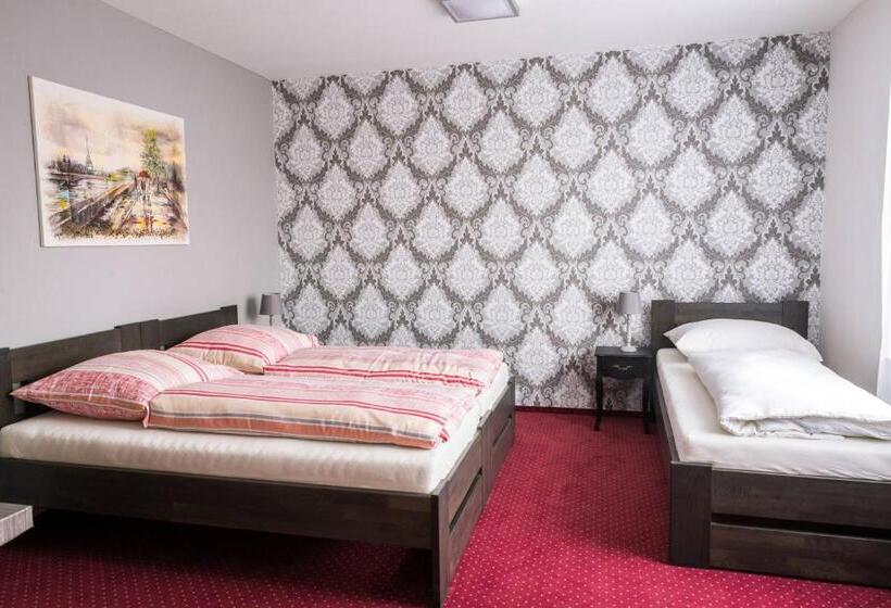 标准三人间, Kopeček   Penzion