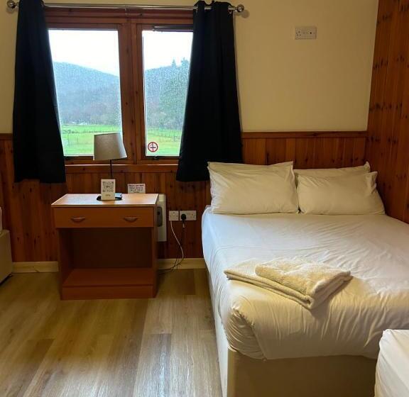 Семейный Номер, Roam West