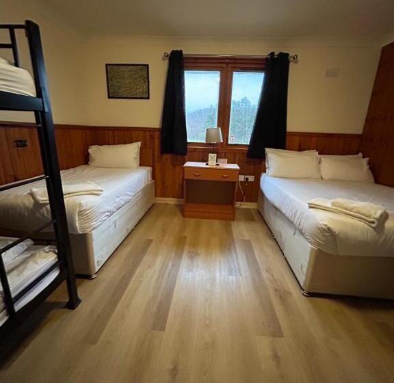 Семейный Номер, Roam West