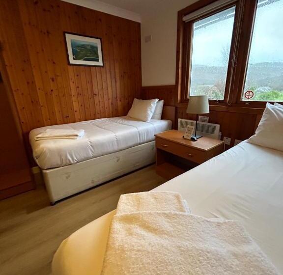 Семейный Номер, Roam West