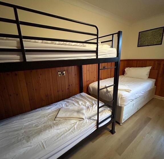 Семейный Номер, Roam West