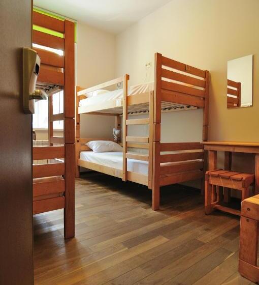 تختخواب در اتاق مشترک, Dream Hostel Kyiv