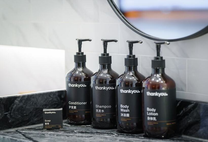 带露台的豪华间, Canopy By Hilton Hangzhou Jinsha Lake