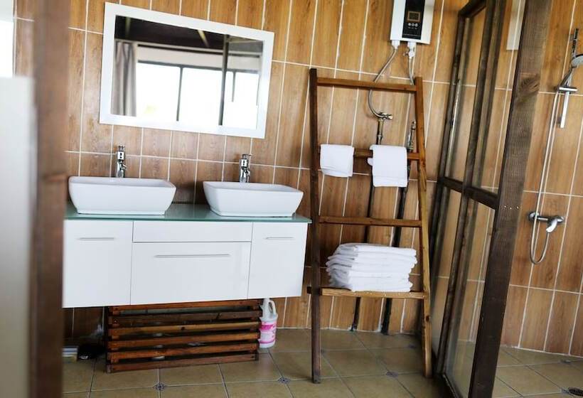 خانه 1 خوابه, Lighthouse