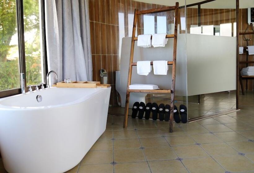 خانه 1 خوابه, Lighthouse