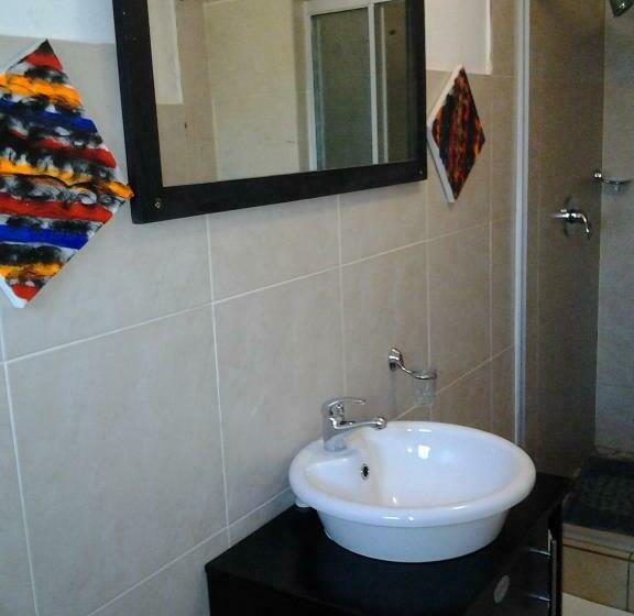 اتاق لوکس, Nolapeace B&b