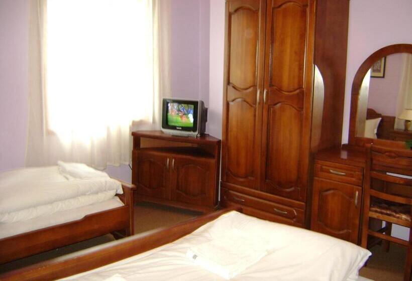 חדר סטנדרט לשלושה, Guest House Todorini Kashti