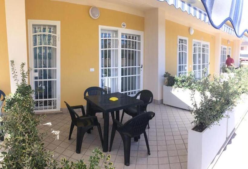 استودیوی استاندارد, Residence Menè