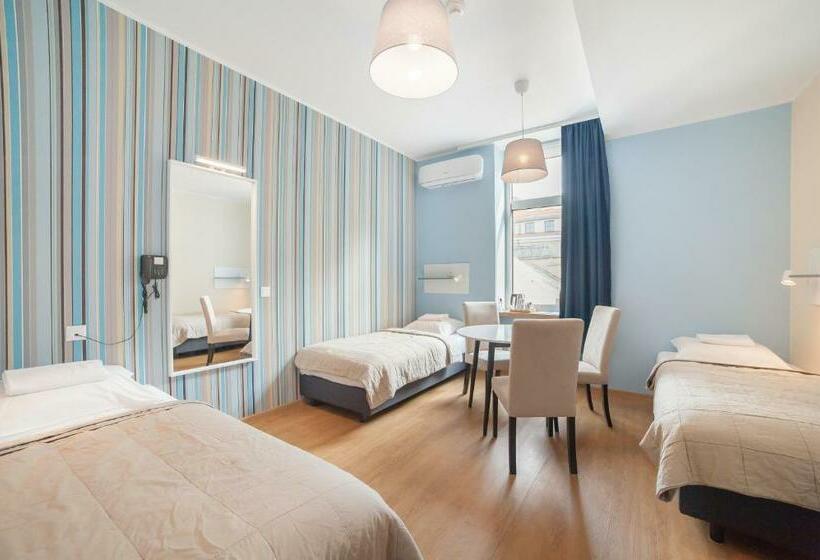 标准三人间, Traffic Wrocław Stare Miasto