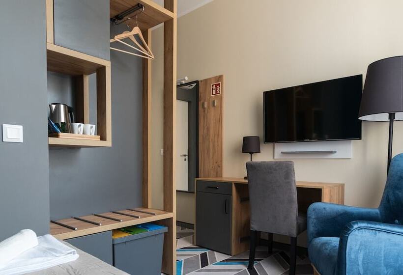 标准单人间, Traffic Wrocław Stare Miasto