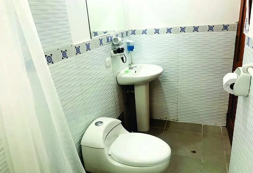 Vuode Makuusalissa, Inka Khawarina Tambo Lodge