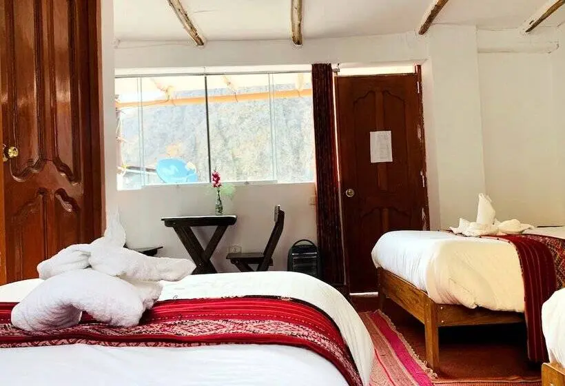 Vuode Makuusalissa, Inka Khawarina Tambo Lodge