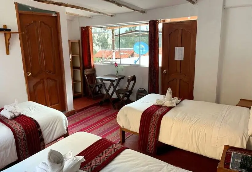 Vuode Makuusalissa, Inka Khawarina Tambo Lodge