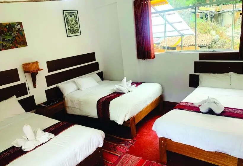 Vuode Makuusalissa, Inka Khawarina Tambo Lodge