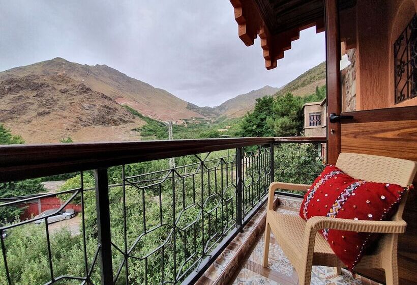 اتاق استاندارد سه نفره, Dar Assarou   Toubkal National Park Lodge