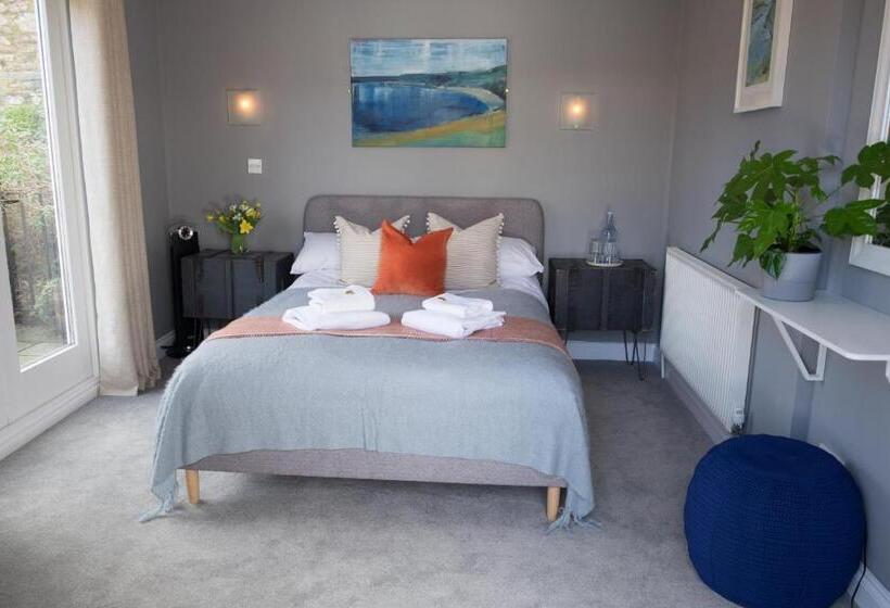 اتاق استاندارد با بالکن, St Elmo House