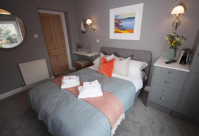 اتاق استاندارد, St Elmo House