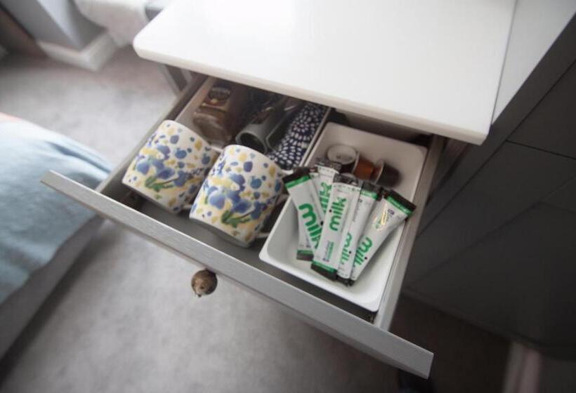 اتاق استاندارد, St Elmo House