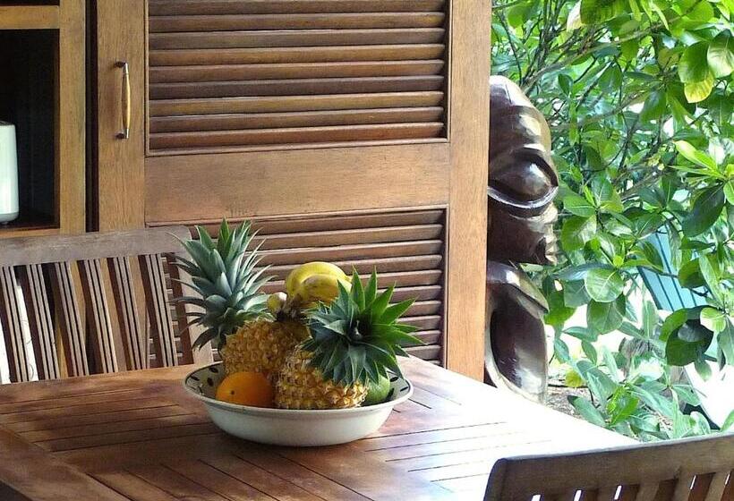 سوئیت جونیور با چشمانداز باغ, Poerani Moorea