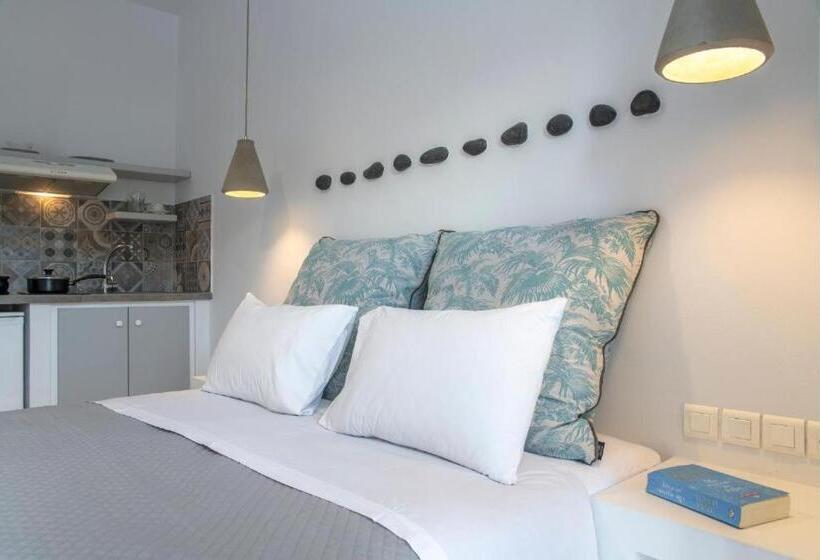 إستوديو قياسى, Gaia Lux Inn